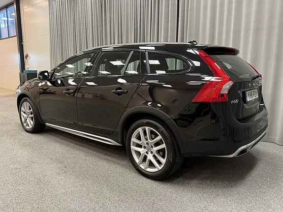 Volvo V60 Cross Country 2017 photo 3