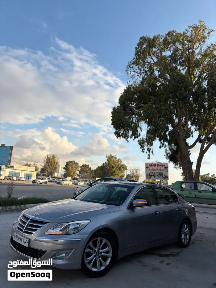 Genesis G70 2013 photo 2