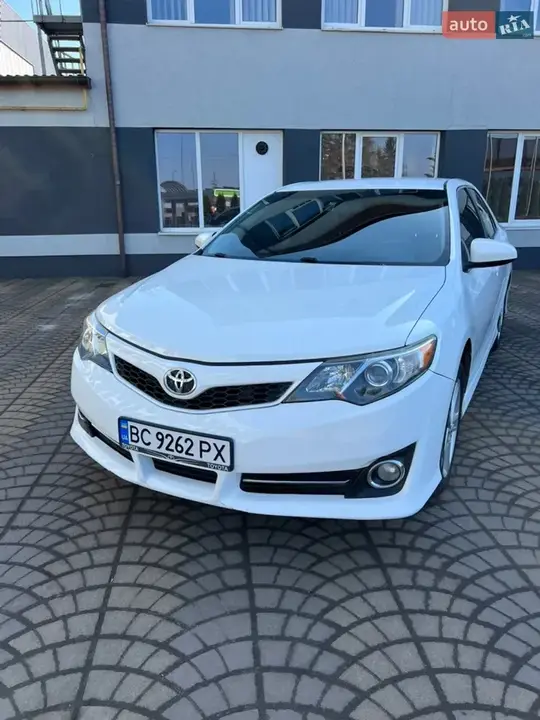 Toyota Camry 2014 photo 2