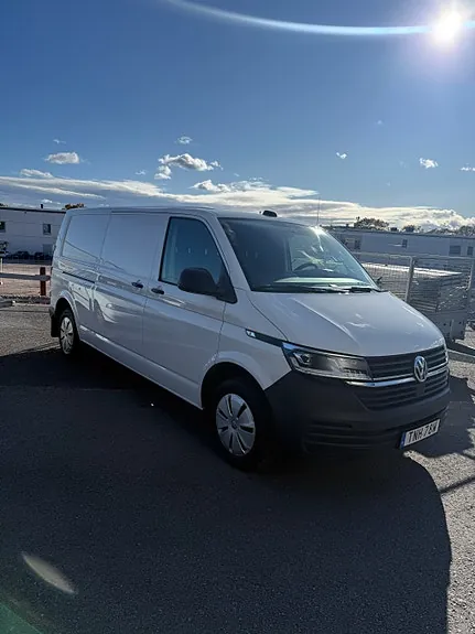 Volkswagen Transporter 2023 photo 2