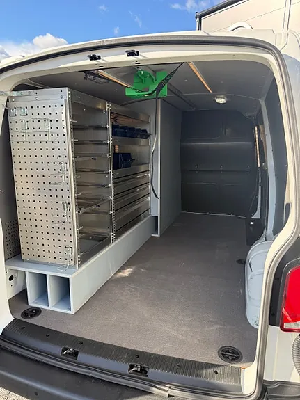 Volkswagen Transporter 2023 photo 3