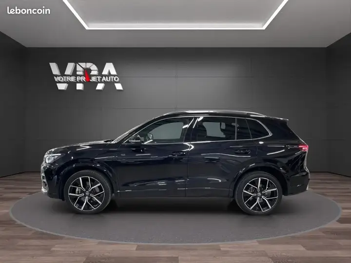 Volkswagen Tiguan 2024 photo 2