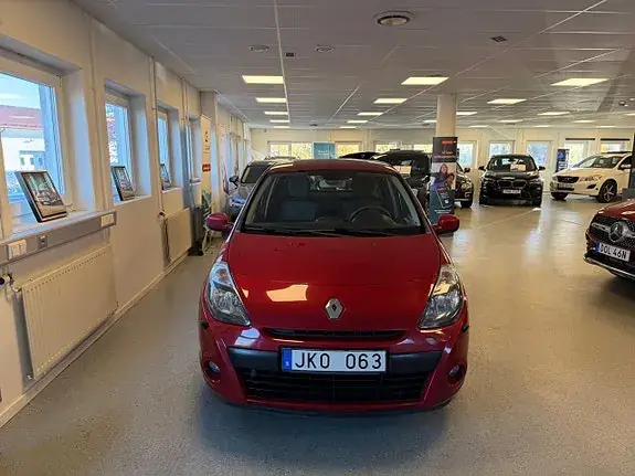 Renault Clio 2010 photo 3