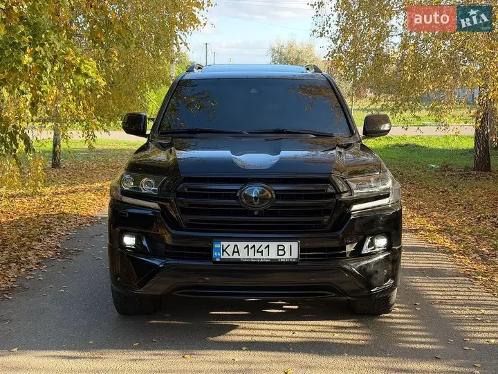 Toyota Land Cruiser 2017 photo 2