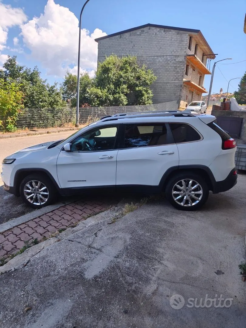 Jeep Cherokee 2014 photo 2