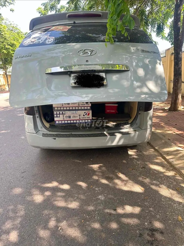Hyundai Starex