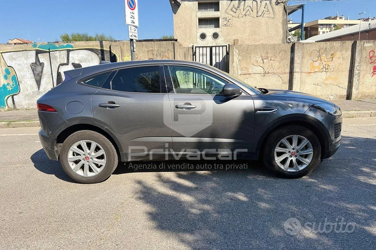 Jaguar E-Pace 2018 photo 4