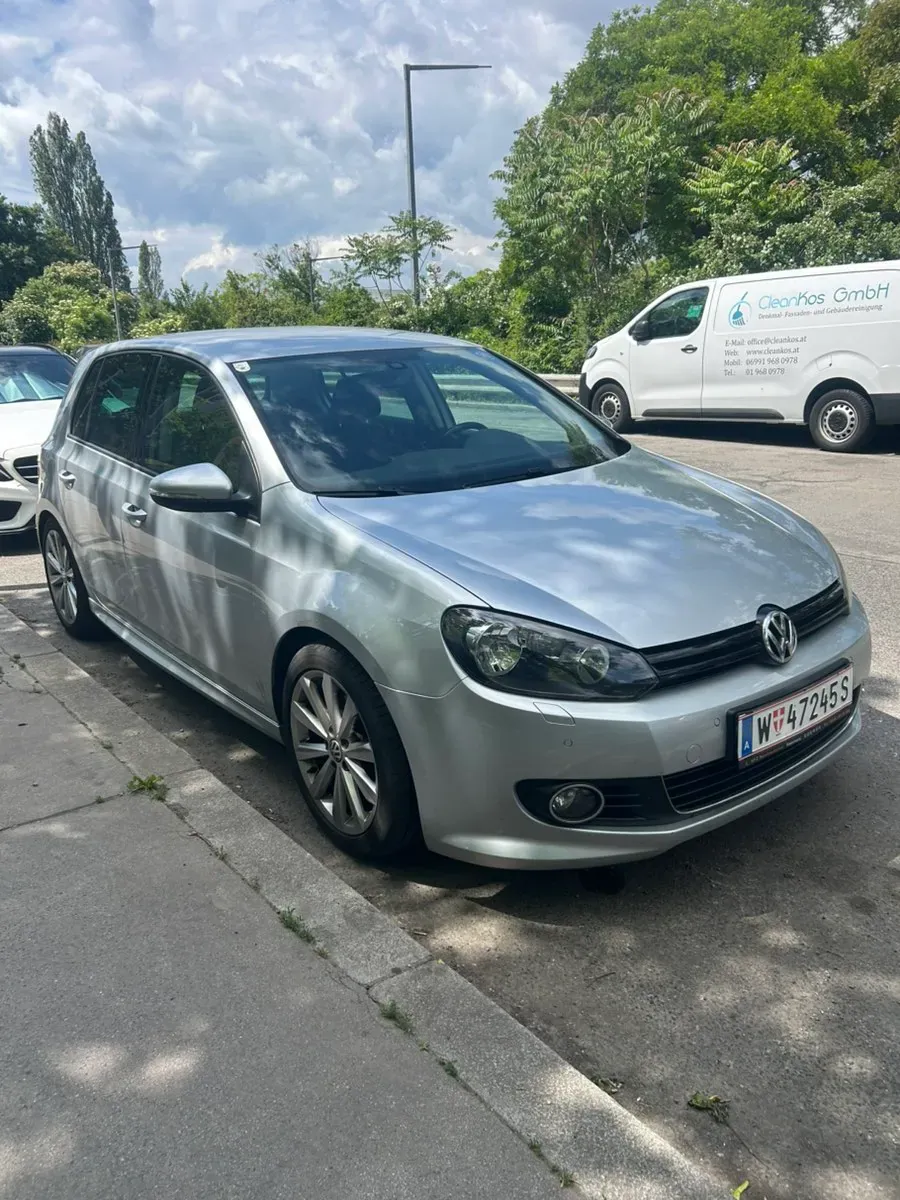 Volkswagen Golf 2012 photo 2