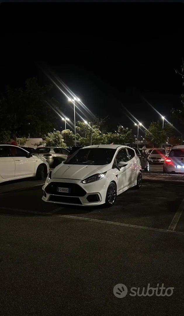 Ford Fiesta 2016 photo 2