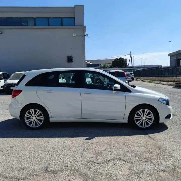 Mercedes-Benz B-Class 2014 photo 2