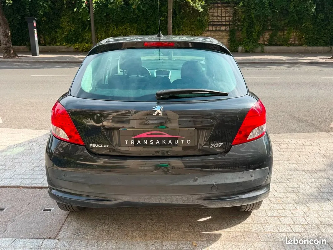 Peugeot 207 2011 photo 4