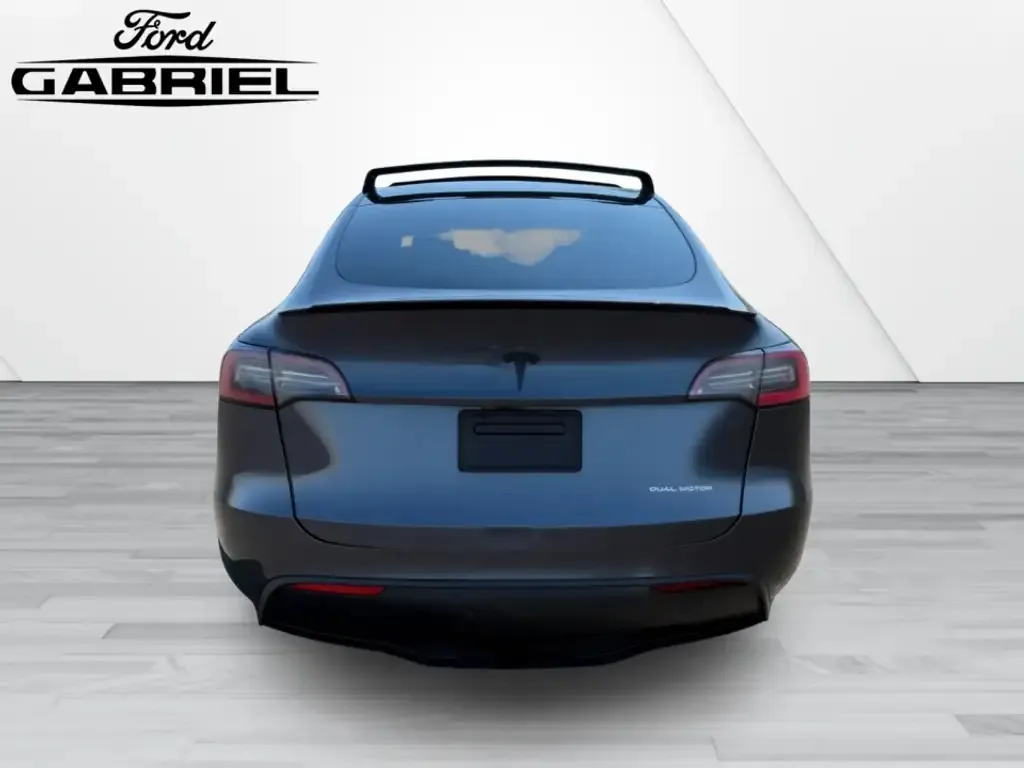 Tesla Model Y 2023 photo 4