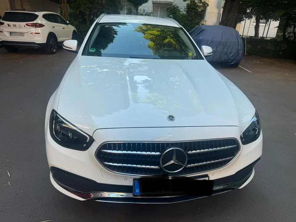 Mercedes-Benz E 300