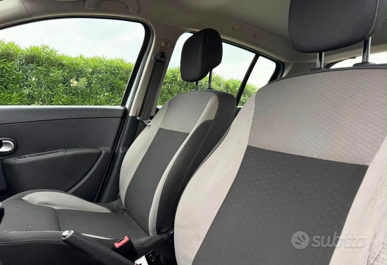 Renault Clio 2012 photo 4