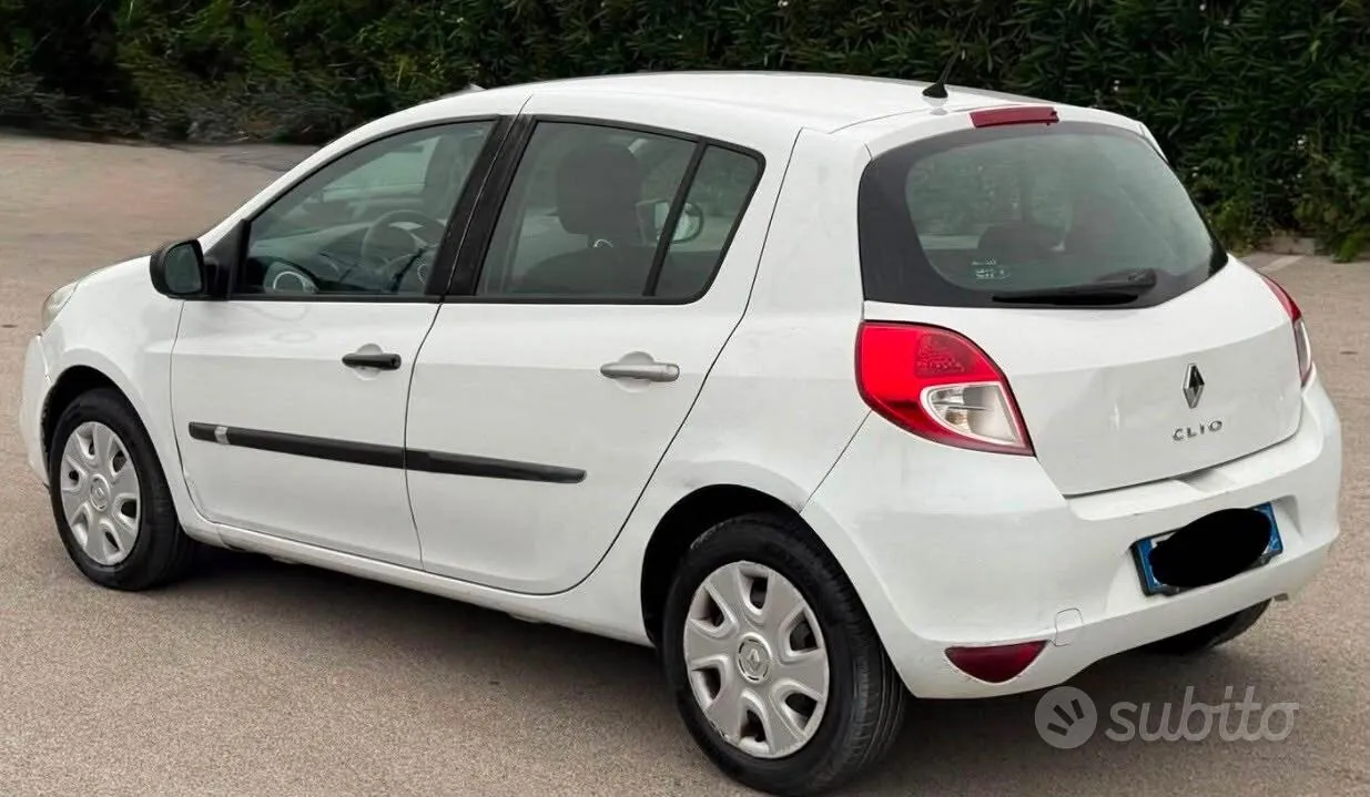 Renault Clio 2012 photo 3