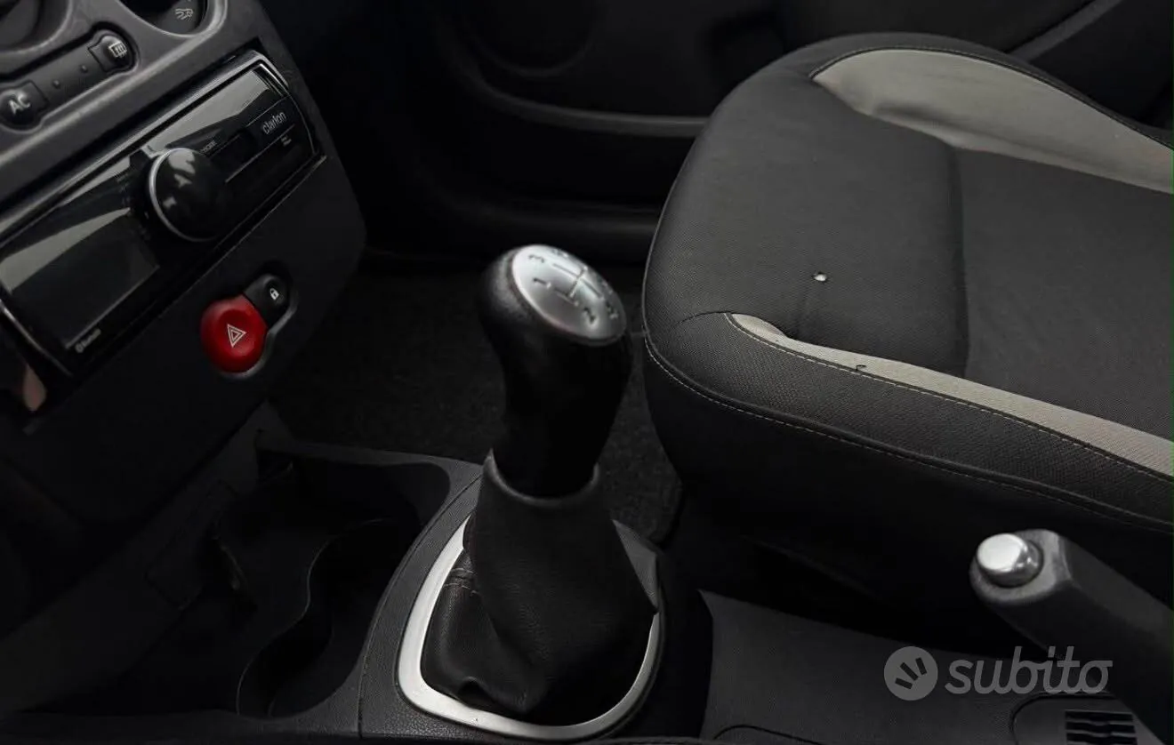 Renault Clio 2012 photo 5