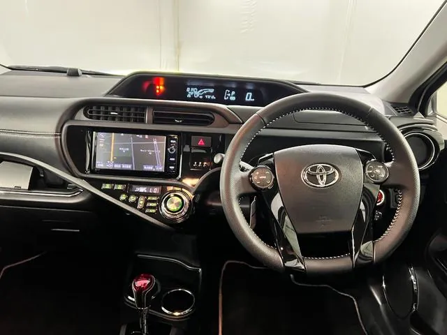 Toyota Aqu 2016 photo 5