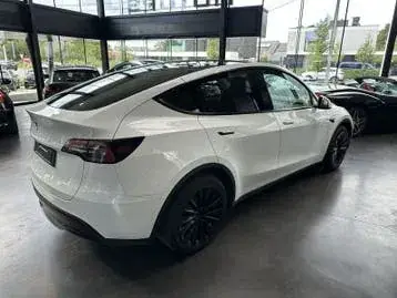 Tesla Model Y 2023 photo 3