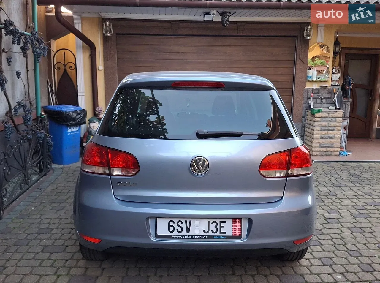 Volkswagen Golf 2010 photo 4