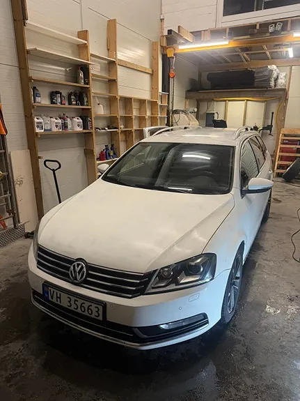 Volkswagen Passat 2012 photo 2