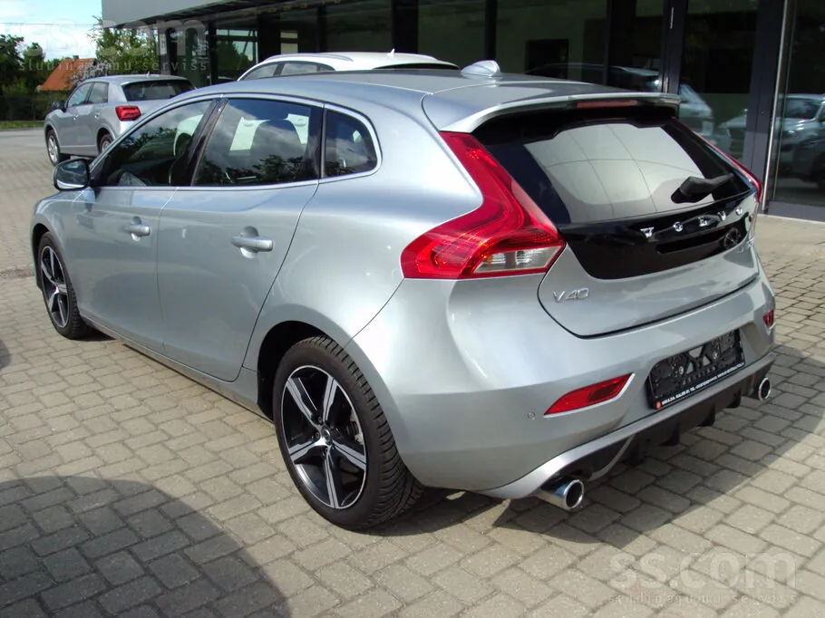 Volvo V40 2019 photo 4