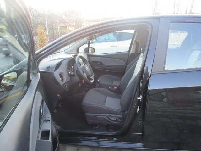 Toyota Yaris 2018 photo 4