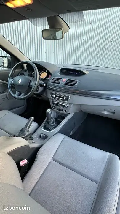 Renault Megane 2010 photo 3