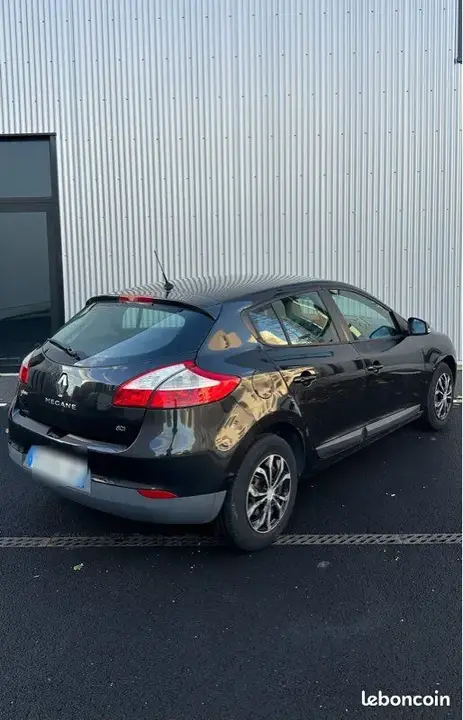 Renault Megane 2010 photo 2