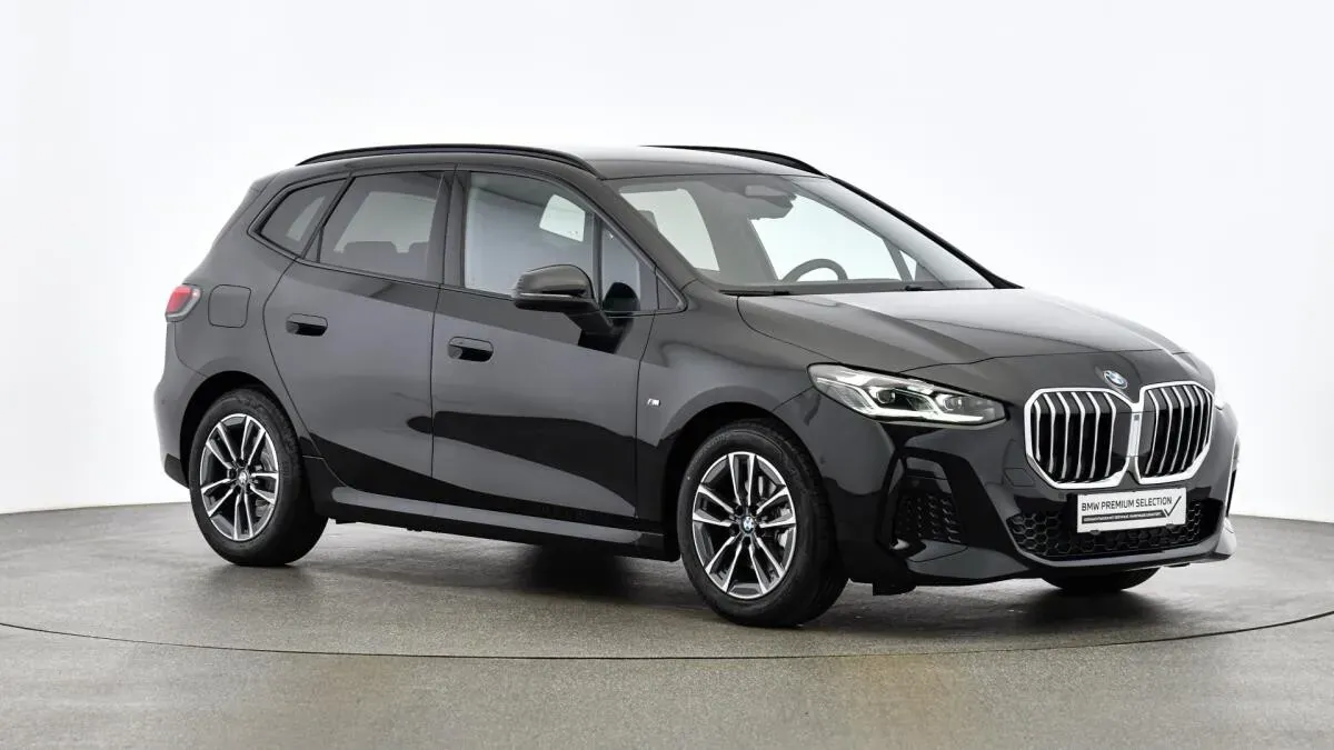 BMW 2 Series 2025 photo 3