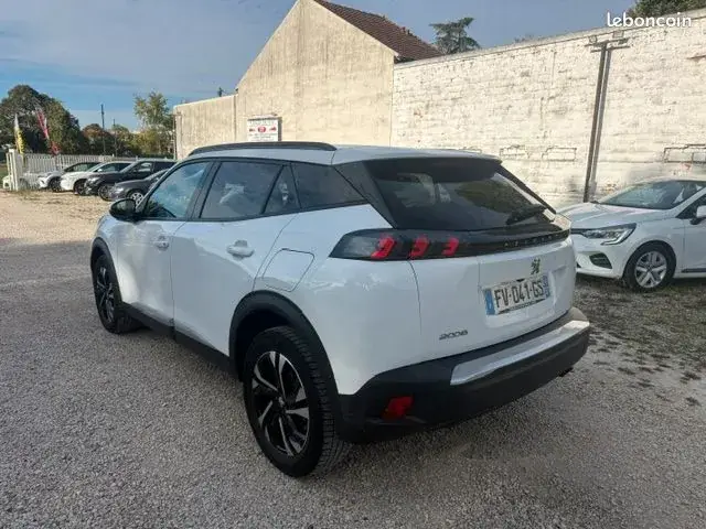 Peugeot 2008 2020 photo 4