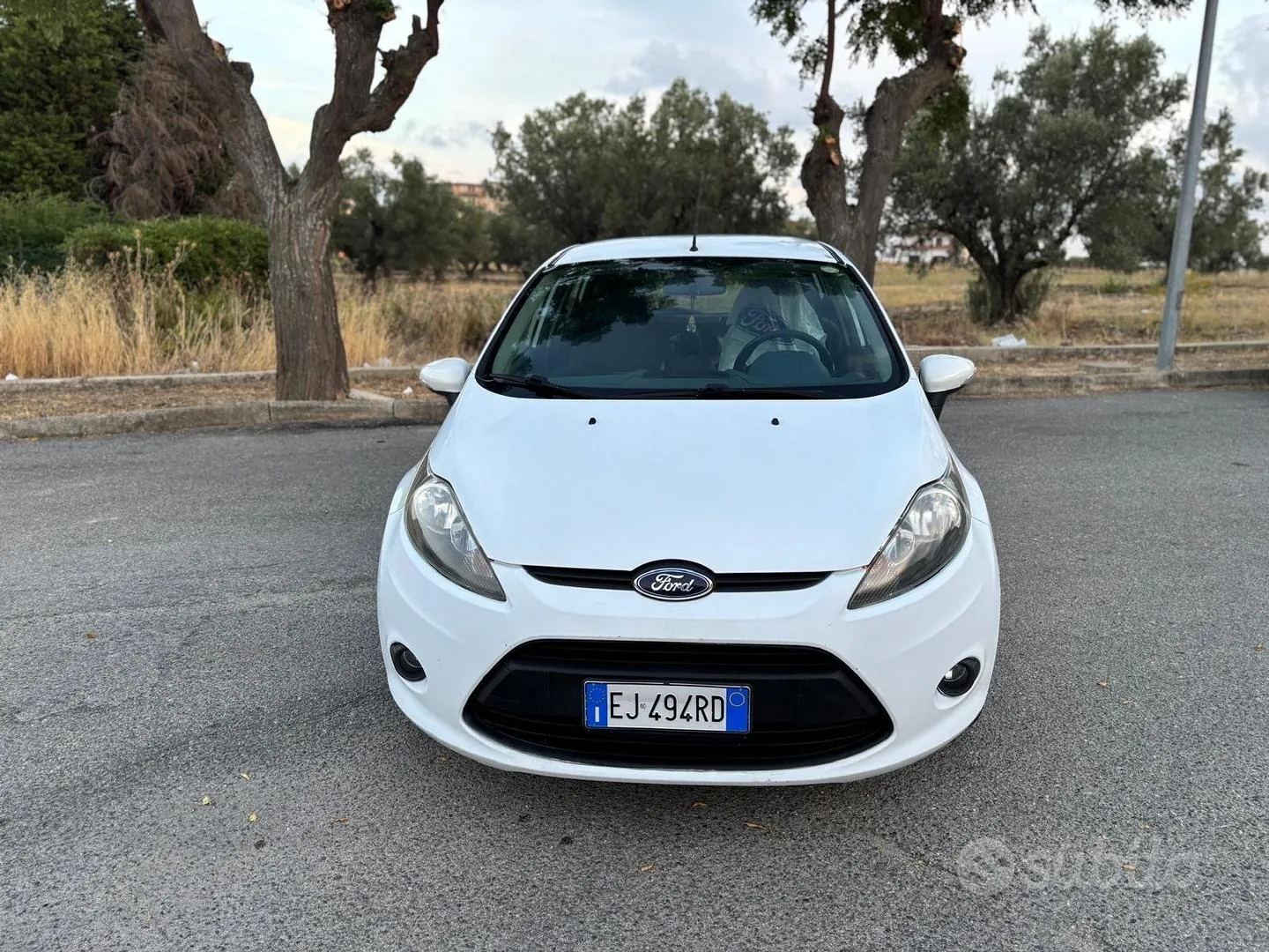 Ford Fiesta 2011 photo 2