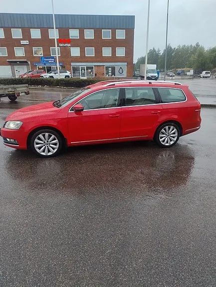 Volkswagen Passat 2012 photo 2