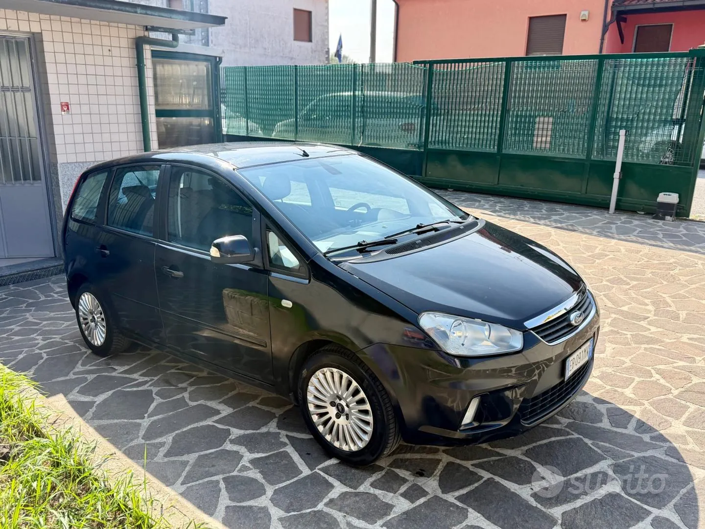 Ford C-Max 2010 photo 3
