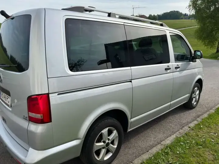 Volkswagen Multivan 2013 photo 3