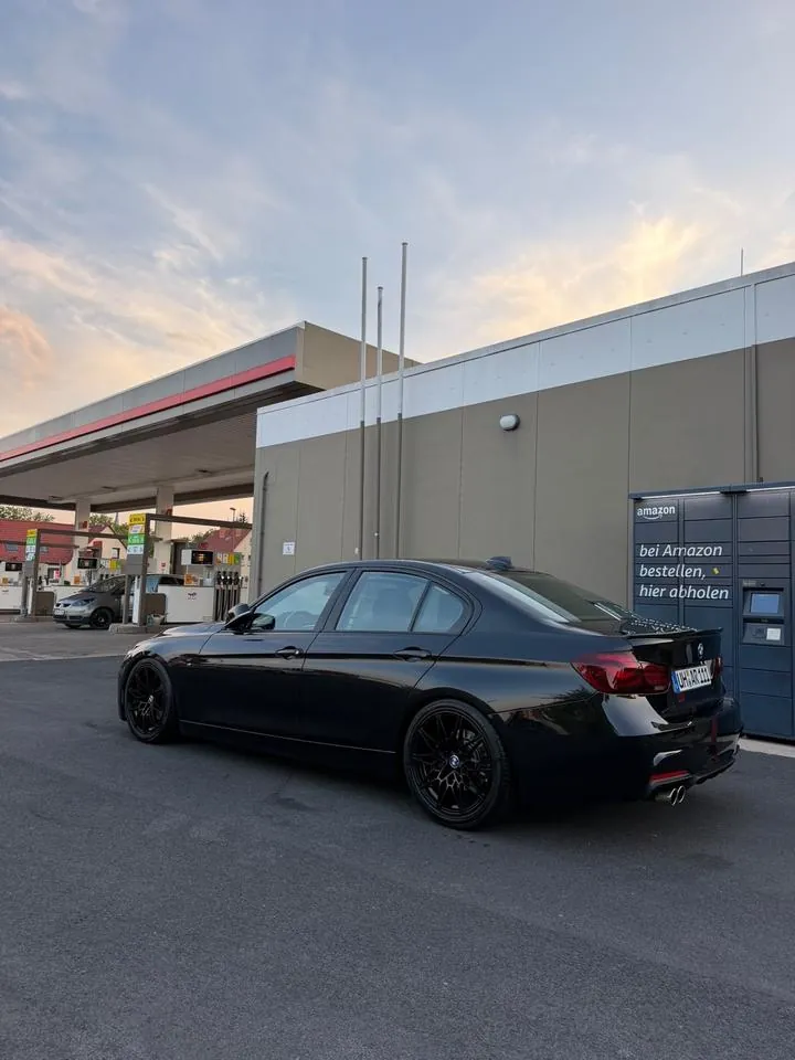 BMW F30