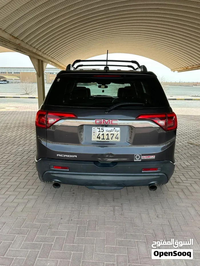 GMC Acadia 2017 photo 2