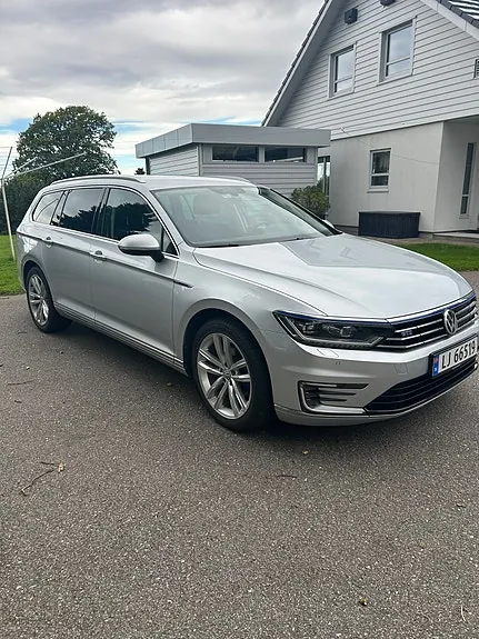 Volkswagen Passat 2017 photo 2