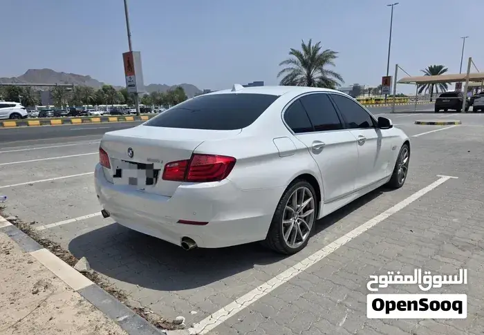 BMW 5 Series 2012 photo 2