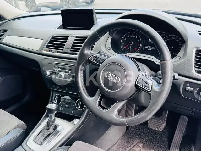Audi Q3 2017 photo 2