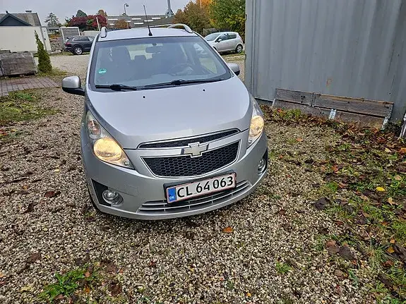Chevrolet Spark 2011 photo 3