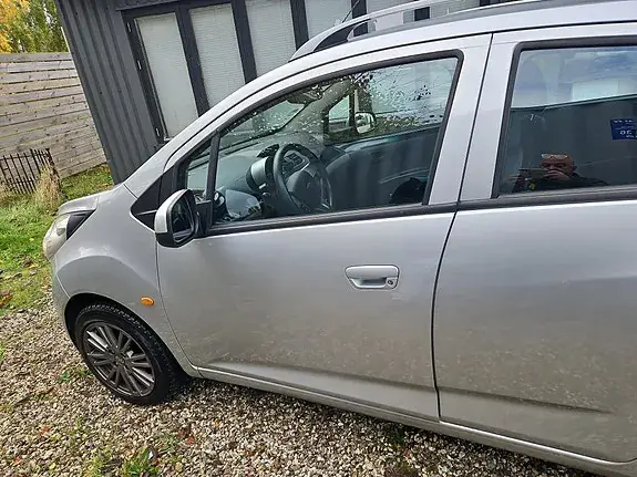 Chevrolet Spark 2011 photo 2
