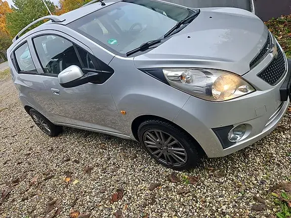 Chevrolet Spark 2011 photo 4