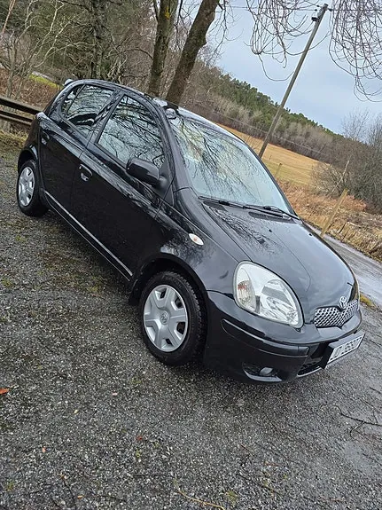 Toyota Yaris 2004 photo 2