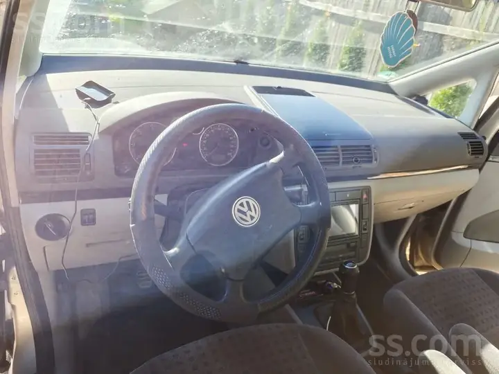 Volkswagen Sharan 2009 photo 4