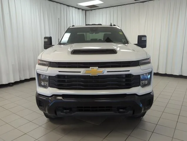 Chevrolet Silverado 2500Hd 2026 photo 3