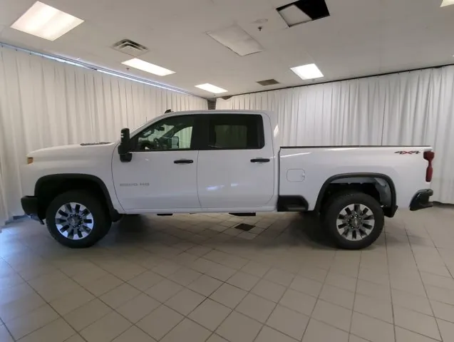 Chevrolet Silverado 2500Hd 2026 photo 5