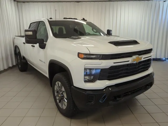Chevrolet Silverado 2500Hd 2026 photo 2