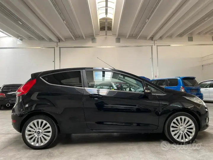 Ford Fiesta 2010 photo 3