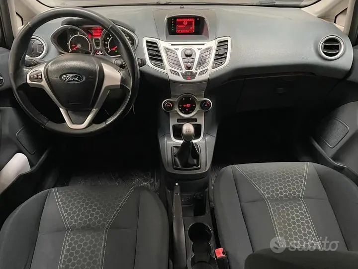 Ford Fiesta 2010 photo 5