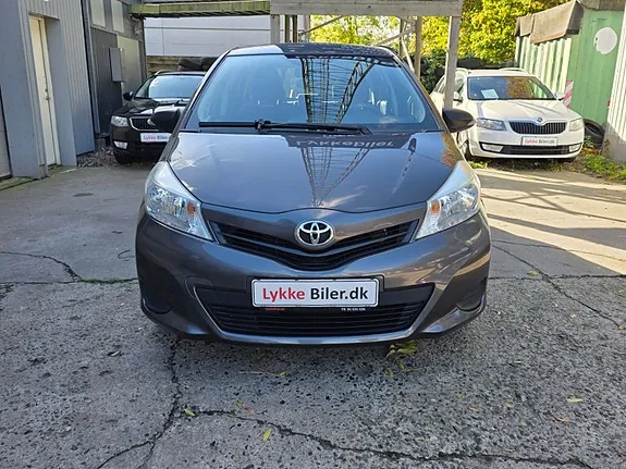 Toyota Yaris 2012 photo 2